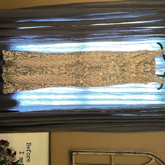 Sequin White/Off White and Silver Formal Homecoming Prom Dress|| Windsor - Picture 4 of 4